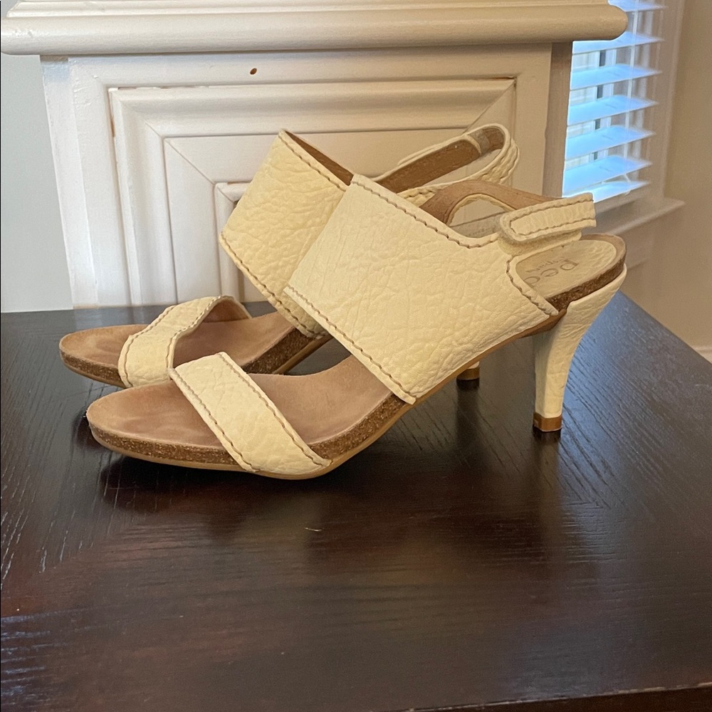 Pedro Garcia heeled sandals. Ivory Leather size 36.5